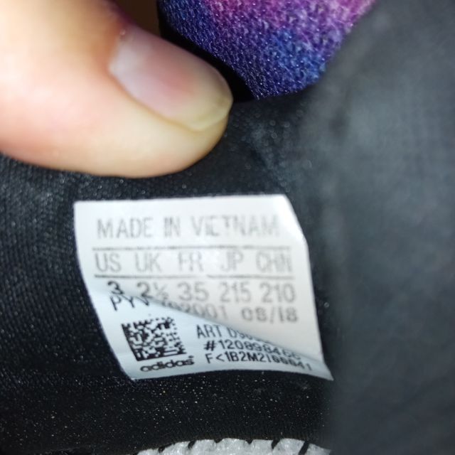 Zapatillas de niña marca Adidas originales