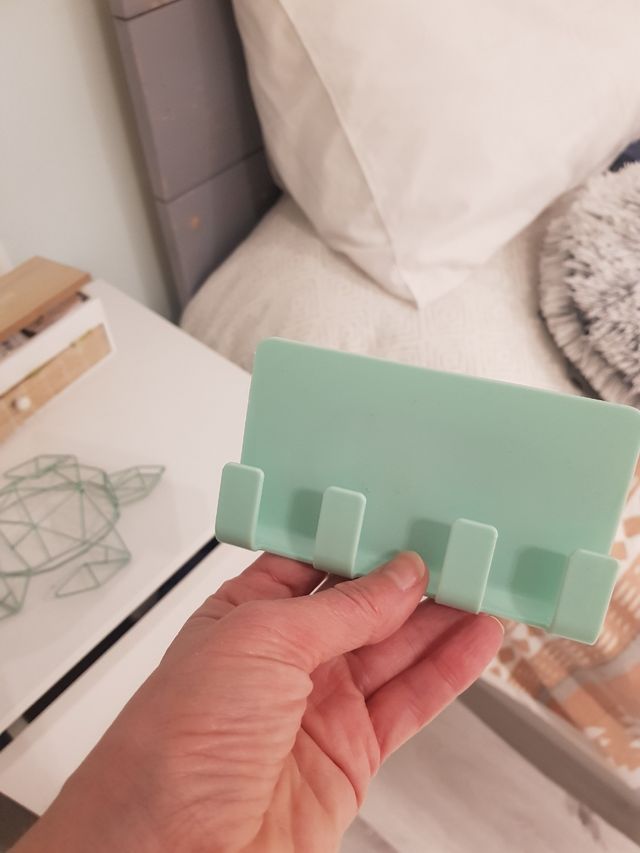 soporte pared para movil