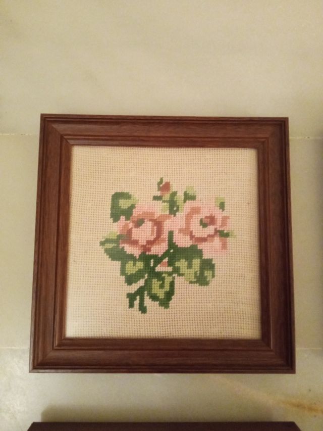 Conjunto de 4 Cuadros de Petit Point (23×23 cm)