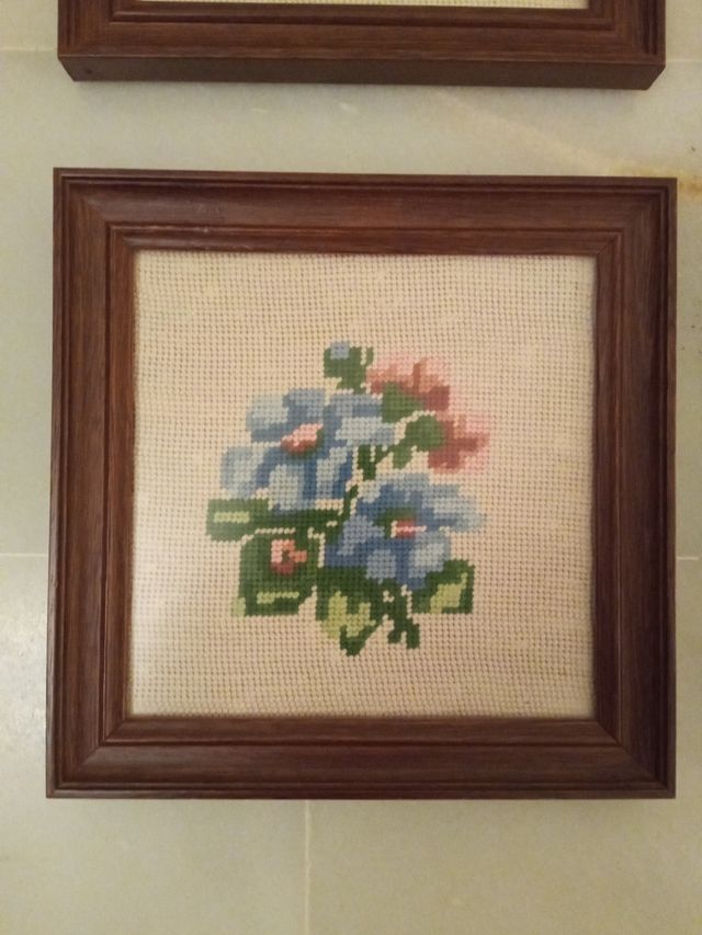 Conjunto de 4 Cuadros de Petit Point (23×23 cm)