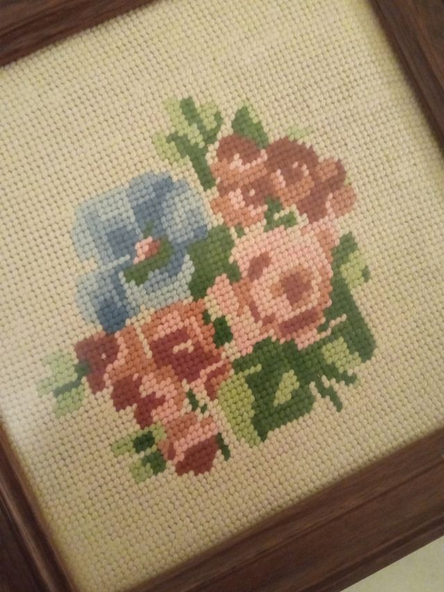 Conjunto de 4 Cuadros de Petit Point (23×23 cm)