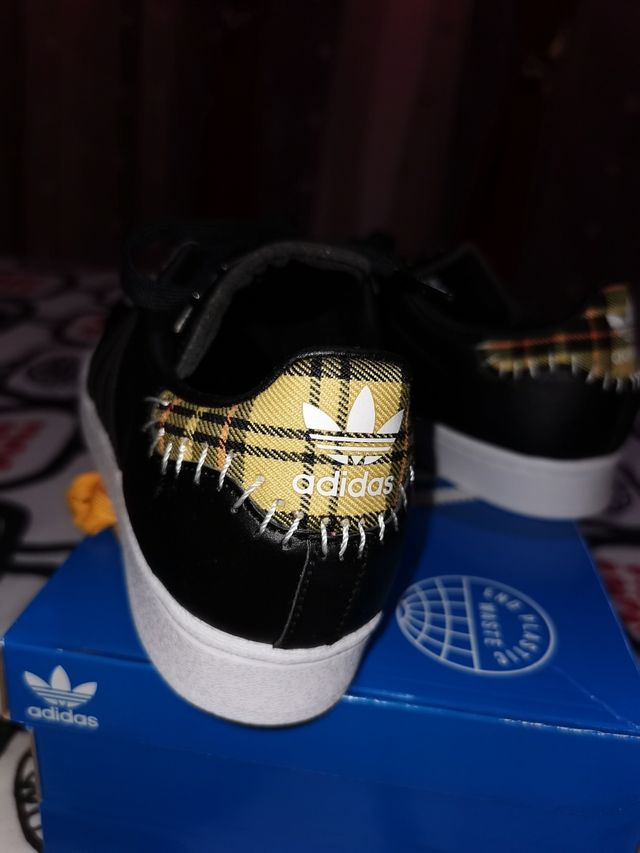 Deportivas negras Adidas