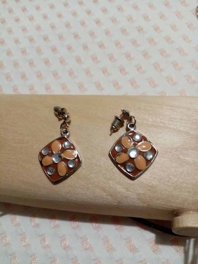 Pendientes y Collar ( Colgante cuello)