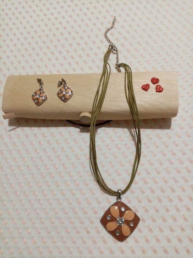 Pendientes y Collar ( Colgante cuello)