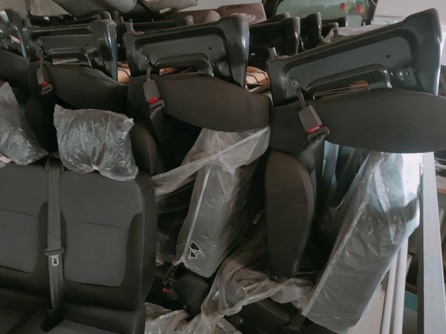 vendo asientos de Opel vivaro B nuevos