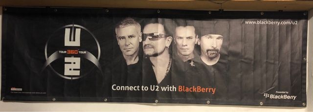 Cartel gira 360º U2 blackberry 2009