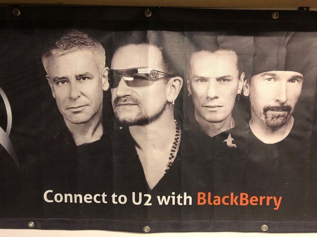 Cartel gira 360º U2 blackberry 2009
