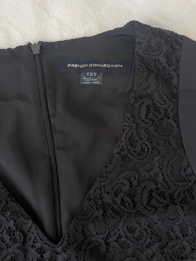 Vestido manga larga guipur