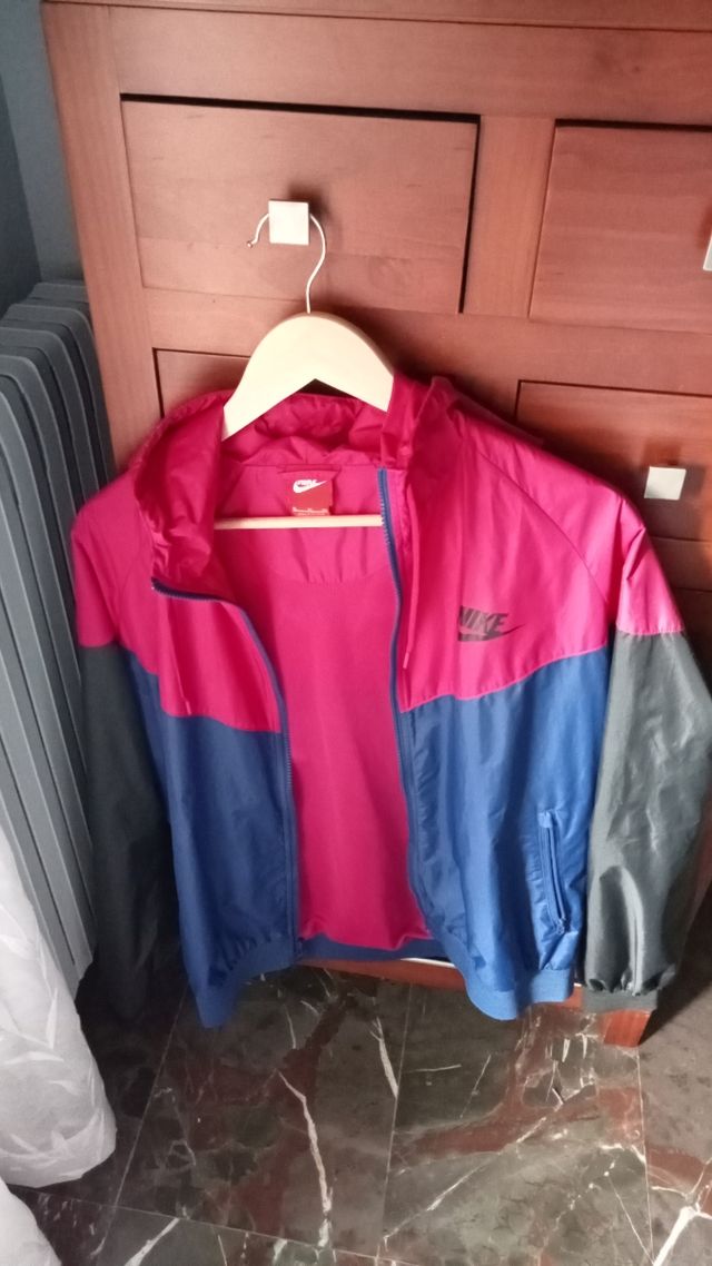 cazadora fina Nike XL tipo chubasquero