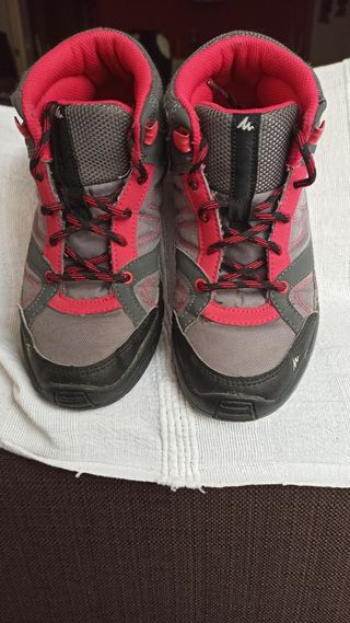 Botas de montaña y trekking niña y mujer 