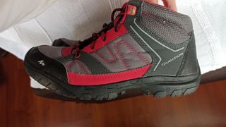 Botas de montaña y trekking niña y mujer 