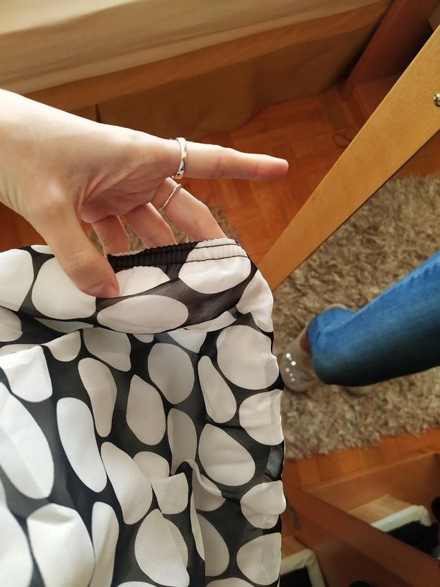 Blusa topos lunares.