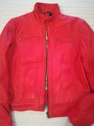 cazadora piel roja