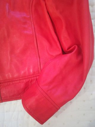 cazadora piel roja