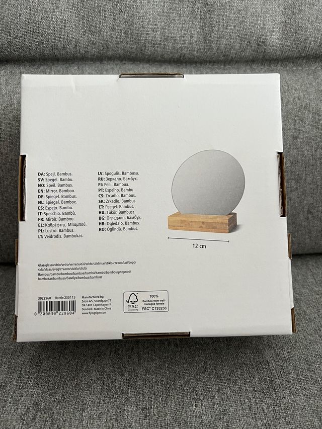 Espejo redondo. A estrenar