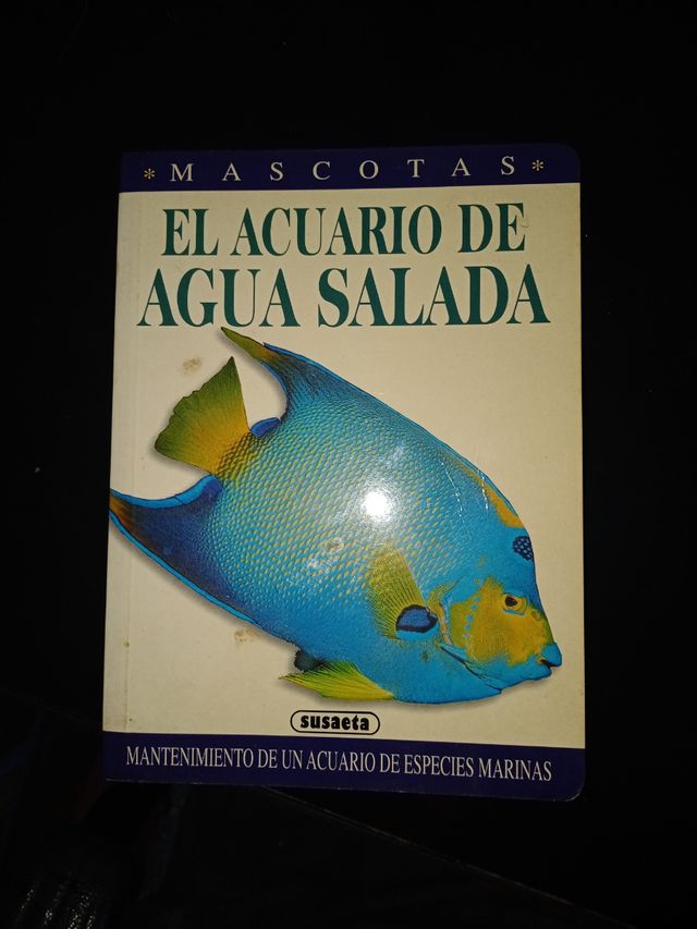 Libro sobre acuario