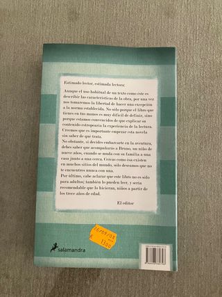 El niño con el pijama de rayas