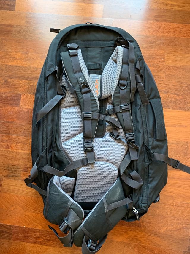Mochila Backpacker Deuter 70+10