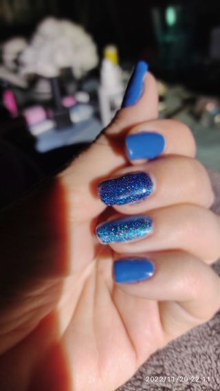 Manicura con transfs de dibujo permanente 