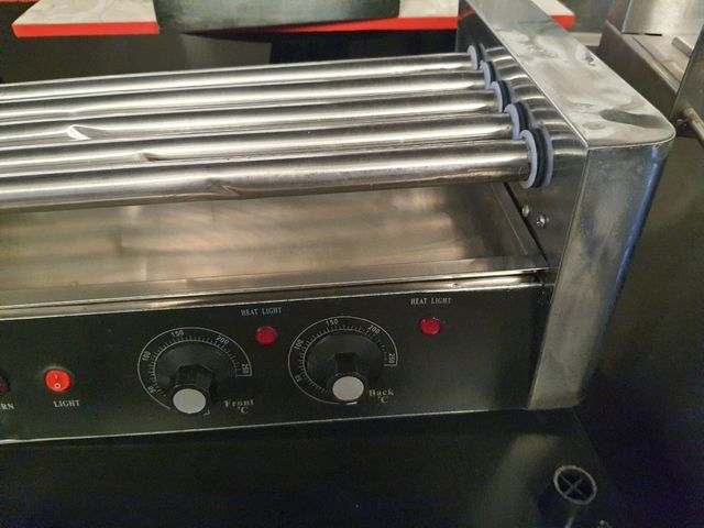 MAQUINA ASAR PERROS CALIENTES