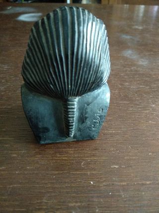 Figura vintage de faraón cerámica.