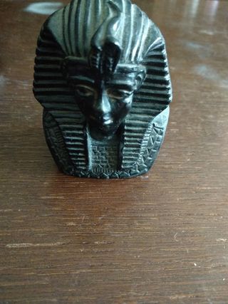 Figura vintage de faraón cerámica.