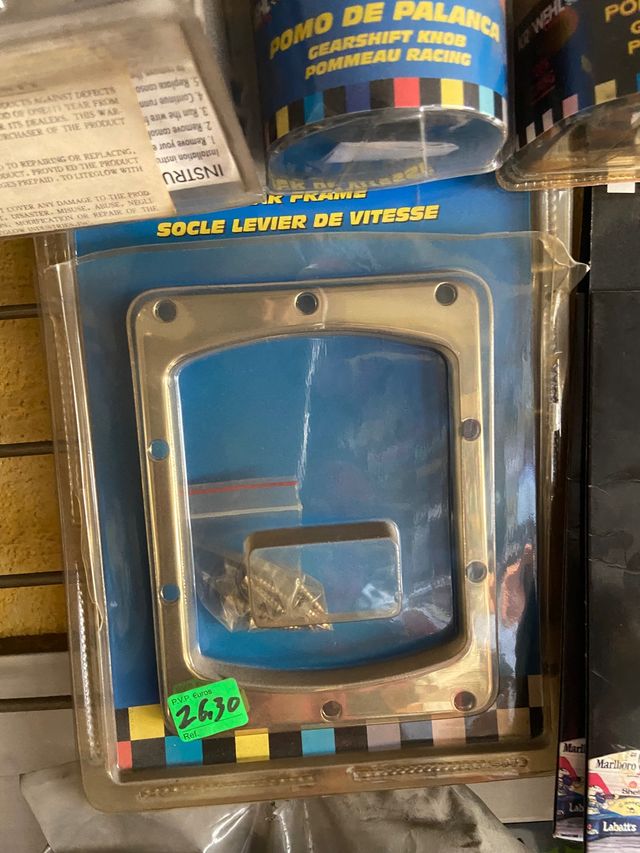 Se vende Acesorios varios para coche