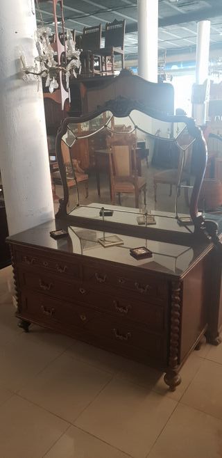 Gran mesa restaurada