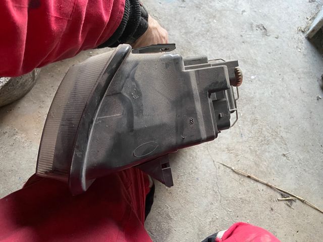 Se vende faro delantero SEAT leon