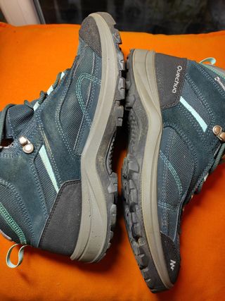 Botas "Quechua" monte/trekking núm.42