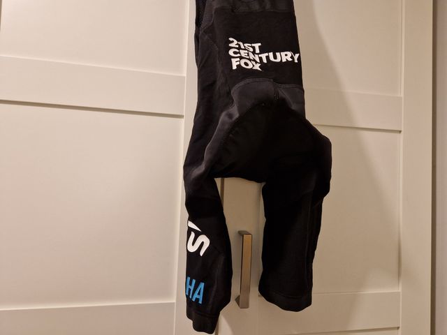 TALLA XS, NUEVO. CULOTE ENTRETIEMPO RAPHA SKY TEAM