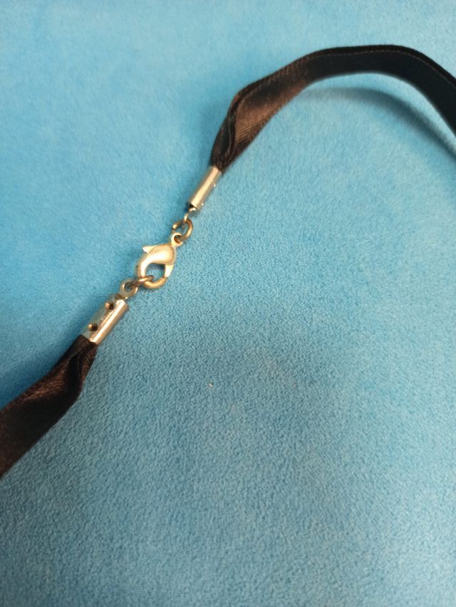 Collar piedra volcánica y raso vintage