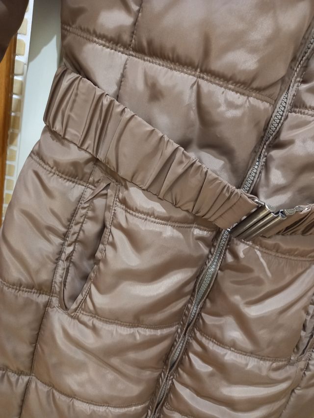 Plumífero color topo