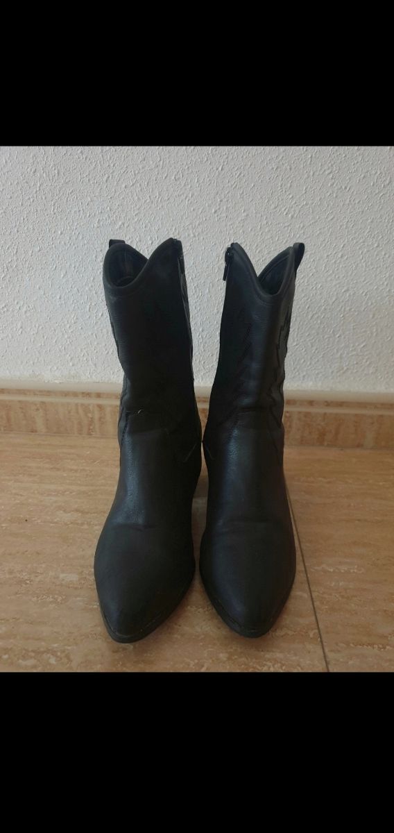Botines negro cowboy