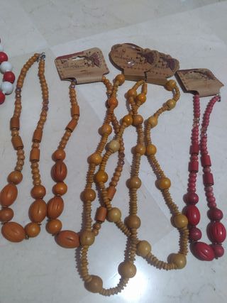 Collar madera colores 