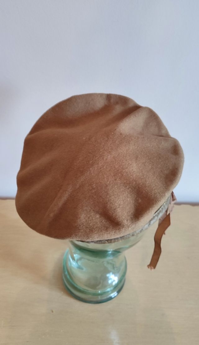 BOINA DE OFICIAL DEL EJERCITO DE TIERRA . VERDE