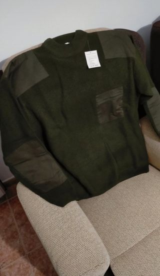 Jersey caqui militar.