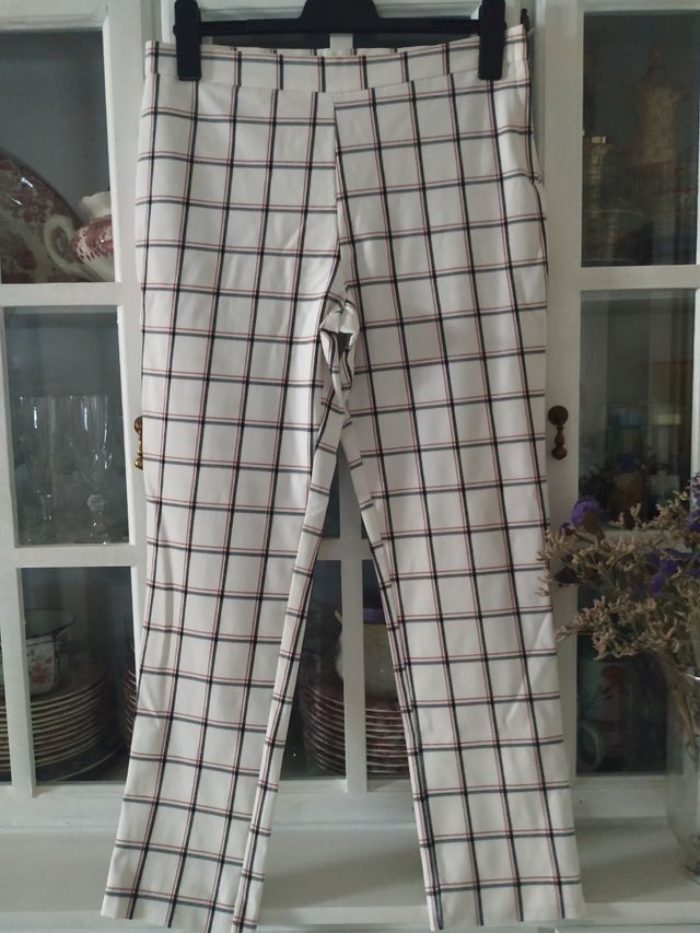 Pantalón cuadros Stradivarius