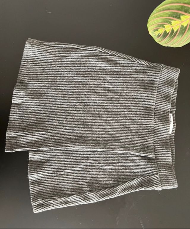 Conjunto canalé de chaqueta crop y minifalda