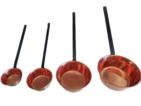 Juego de cazos de cobre