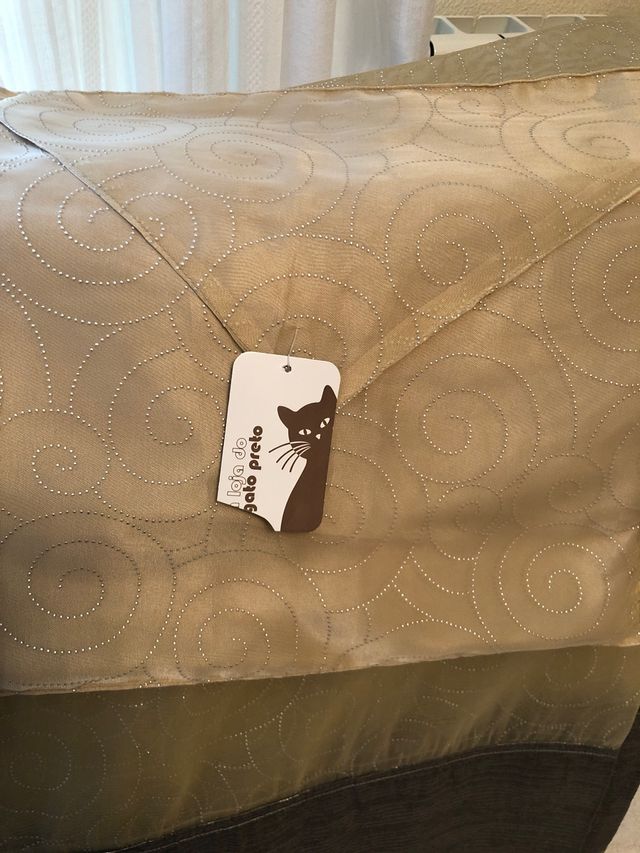 Mantel de fiesta Gato Preto