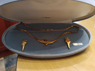 Gargantilla y pendientes chapados