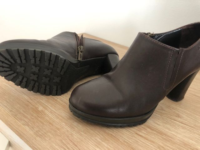 Zapatos marrones  de piel muy comodos