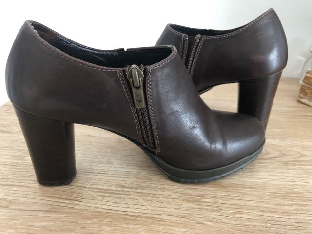 Zapatos marrones  de piel muy comodos