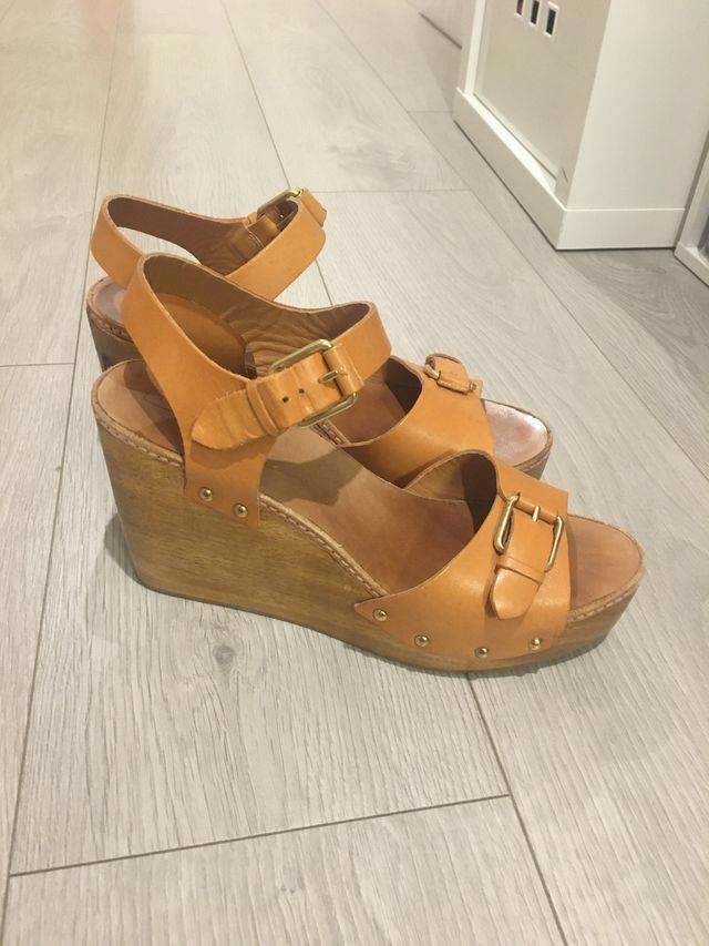 Cuñas de madera Massimo Dutti