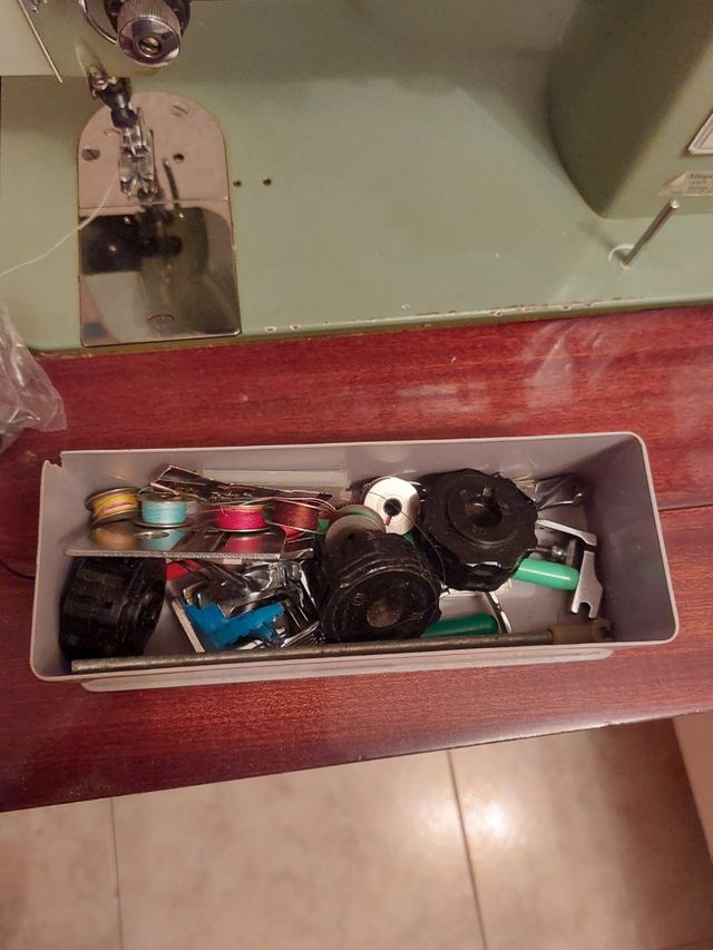 Máquina de coser Alfa vintage