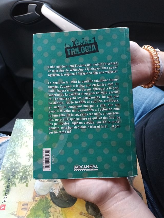 Xènia, tens un WhatsApp 