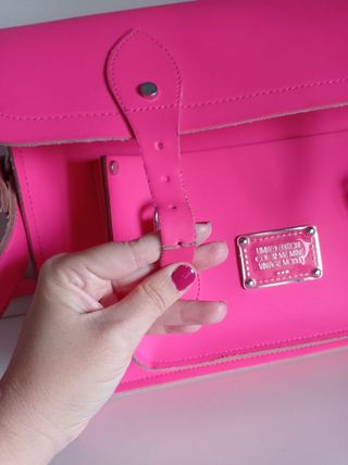 Bolso tipo maletín fucsia 