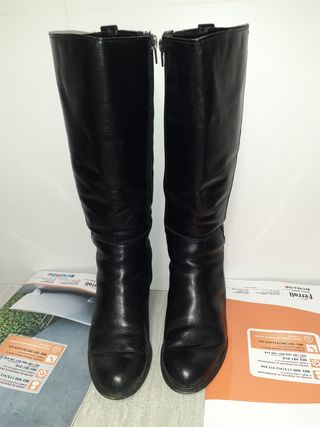 Botas altas T-38 NEGRAS