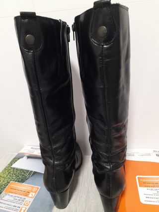 Botas altas T-38 NEGRAS